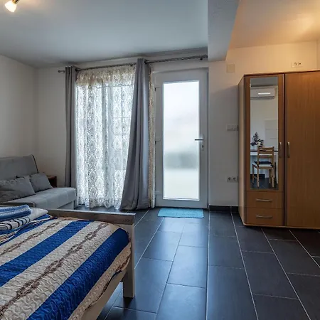 Small Pleasure Apartamento Hvar Town